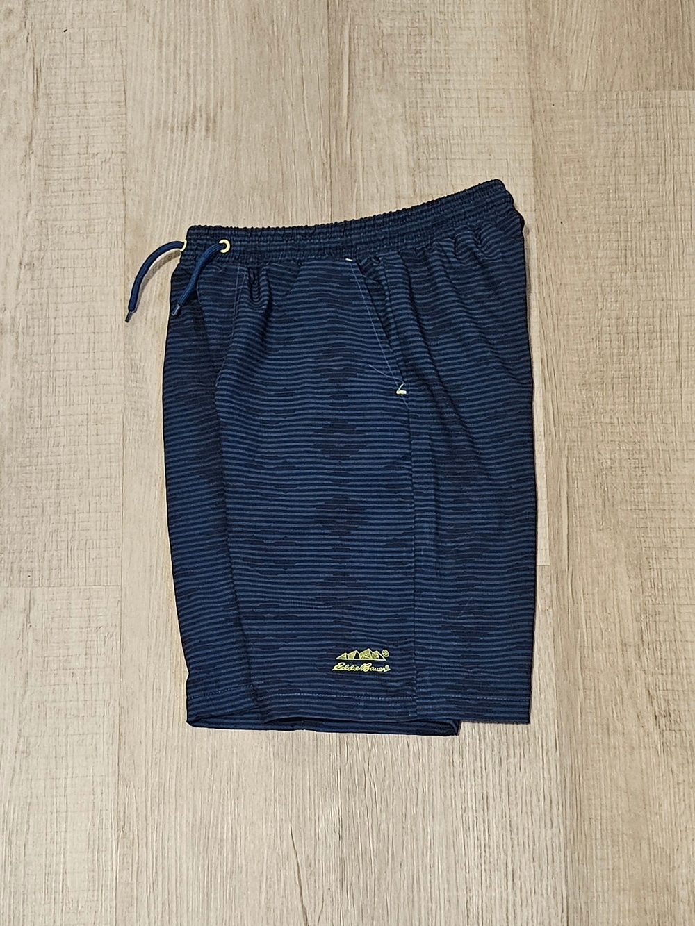 Eddie Bauer Kids Medium 10/12 Navy Striped Athletic Shorts